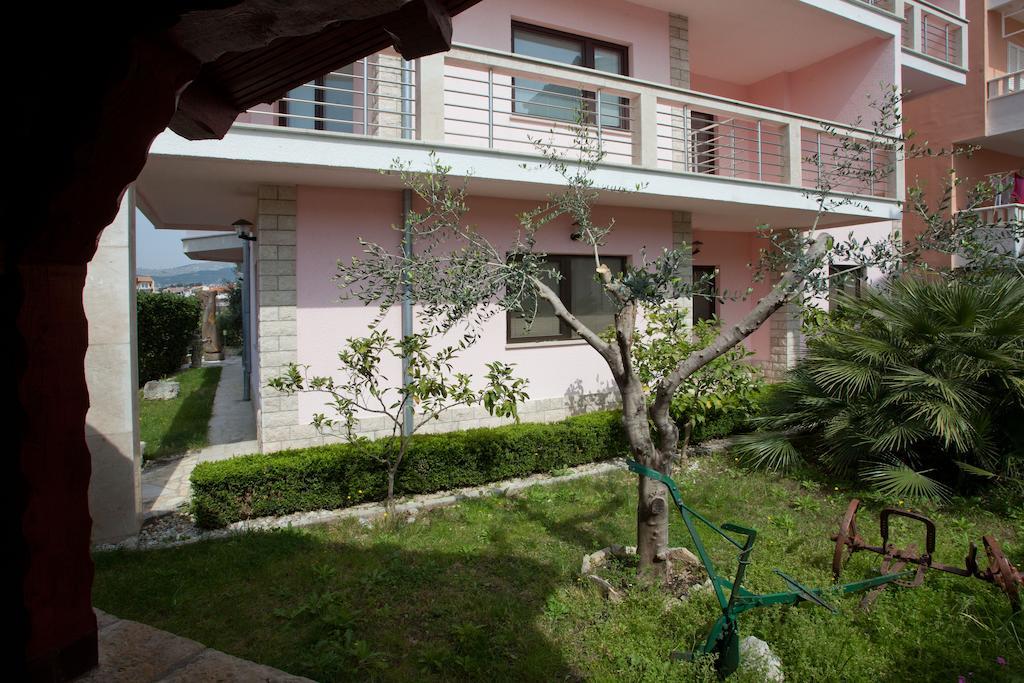 Villa Стобреч Екстер'єр фото